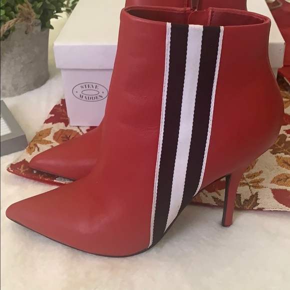 Steve Madden Shoes - 🎉HOST PICK 9/26 🎉Steve Madden ankle boots